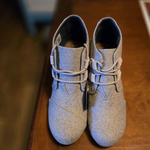 TOMS Women's Tan Ankle Boots - Picture 4 of 5